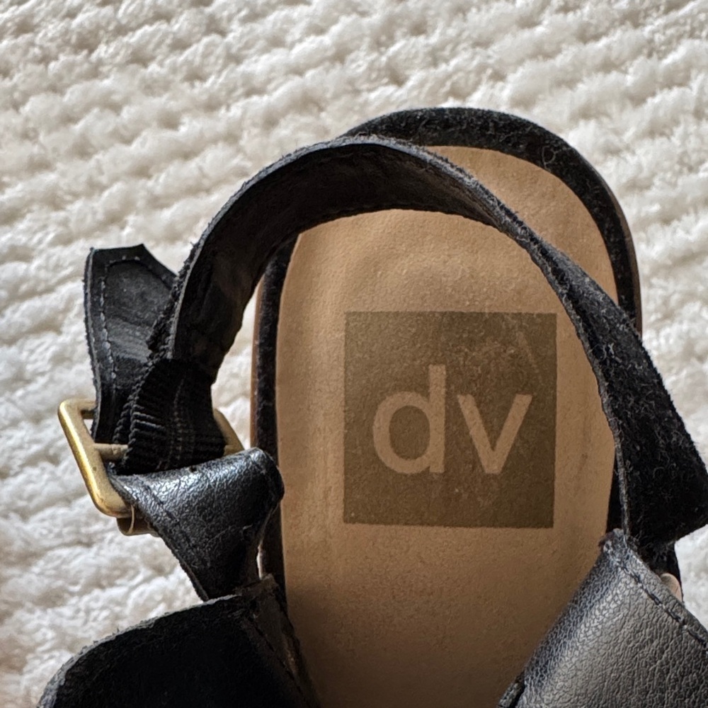 ✨🖤 Like New - DV Black Perforated Heeled Sandals – Women’s Size 6.5 - Picture 7 of 10
